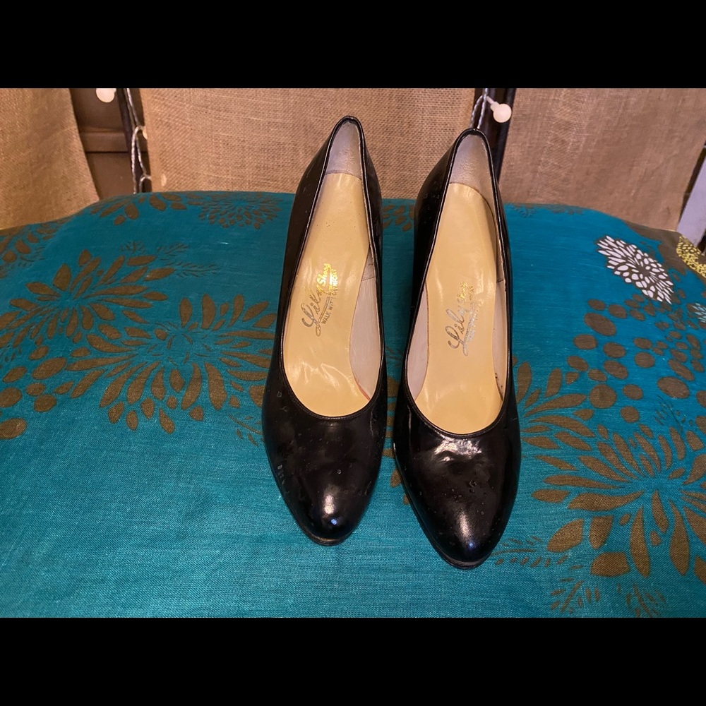 VINTAGE LILY SHOES BLACK HEELS
